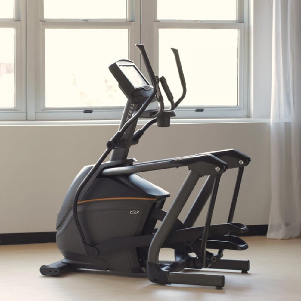 MATRIX E30 ΕΛΛΕΙΠΤΙΚΟ ΜΗΧΑΝΗΜΑ ΜΕ ΚΟΝΣΟΛΑ XIR Cardio